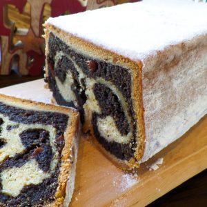 Mohnstollen – 1 kg im Geschenkkarton